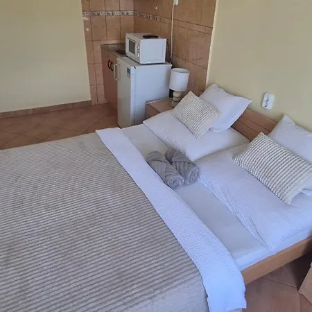 Apartman Bazsarózsa *