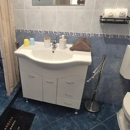 Apartman Bazsarózsa *